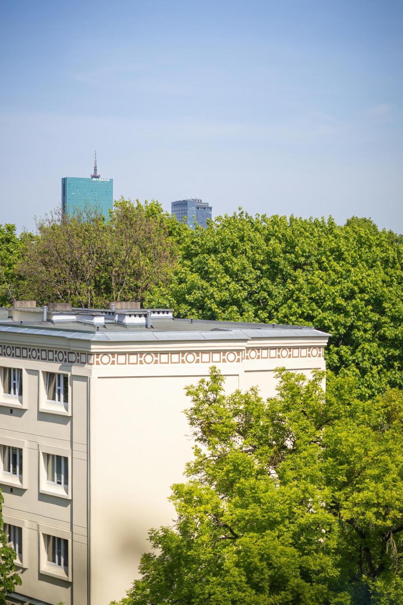 J&w Solidarnosci Apartmán